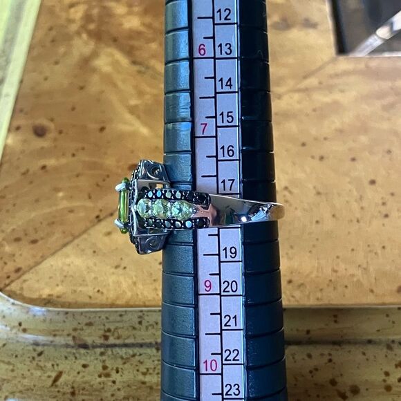 Natural Peridot Black Spinel Sterling Silver Ring Size 8 - Picture 9 of 10